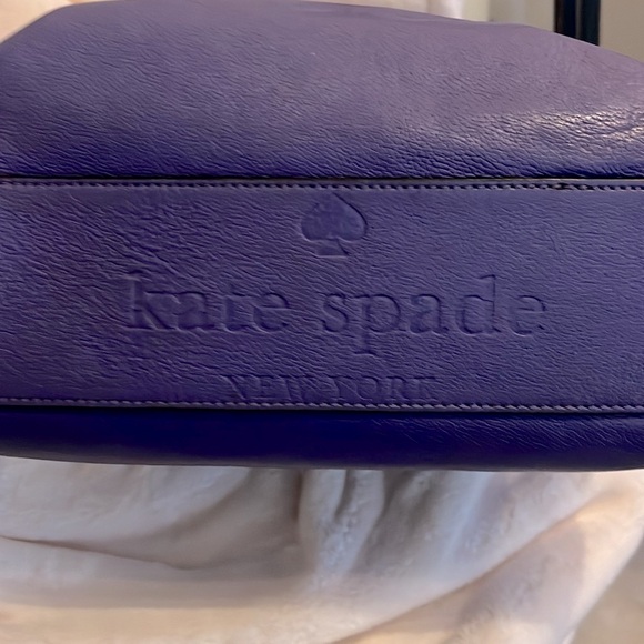 KATE SPADE- Purple Pebbled Leather Tote/Shoulderbag. Bow on Front Gold Detail - Picture 2 of 10